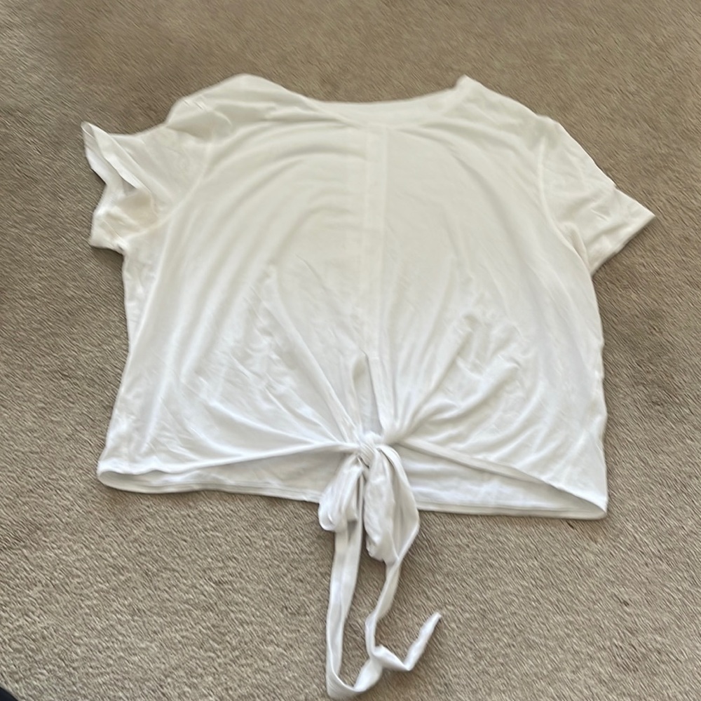 Lululemon T-shirt